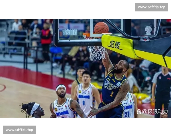 CBA赛季激烈对决精彩纷呈 各队比分涨跌刺激球迷心跳 CBA赛季激烈对决精彩纷呈 各队比分涨跌刺激球迷心跳