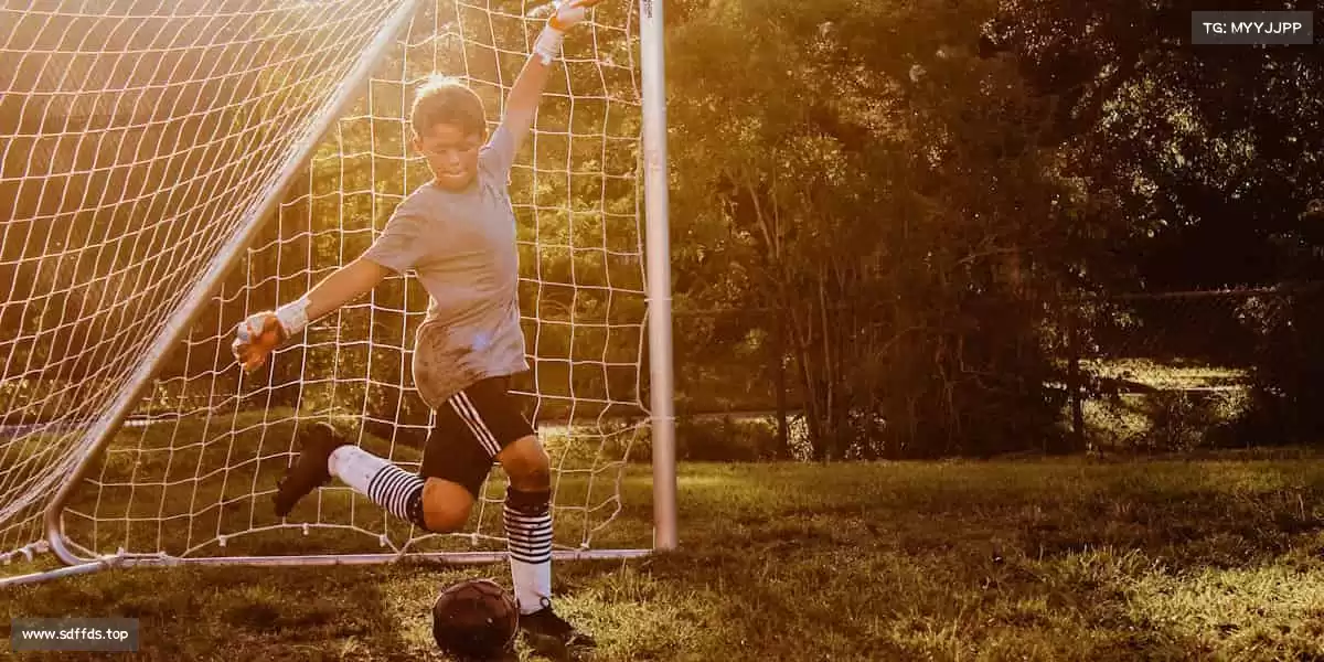 <strong>中国·BB贝博艾弗森(股份)有限公司-官方网站</strong>⚽️无论是绿茵场还是健身房，汗水都不会辜负你的努力！